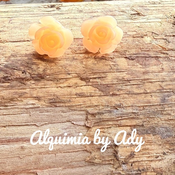 Peach Floral Earrings - Picture 1 of 1